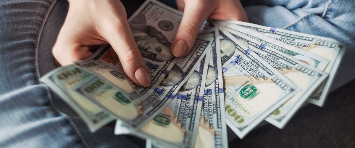 لماذا ما زلنا نستخدم النقود الورقية؟