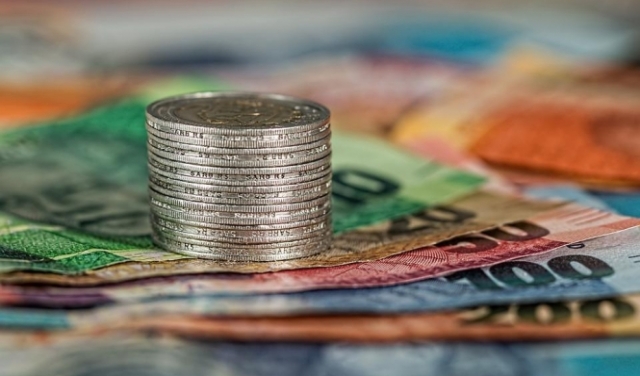 نهاية احتكار الحكومات للنقود؟